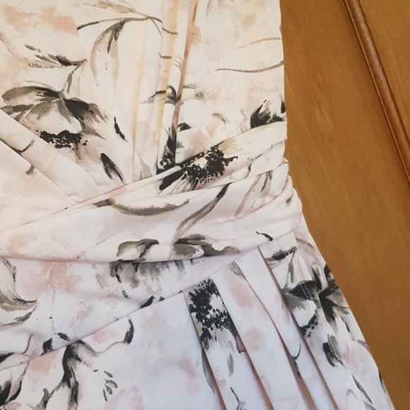 Soft pink floral midi dress size 10 - Picture 3 of 5